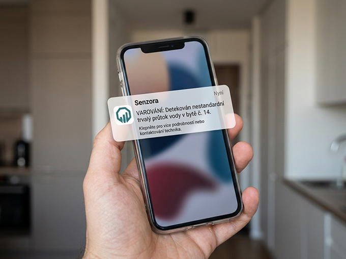Upozornění na mobil v aplikaci Senzora